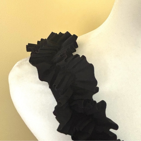 NWT Maggy London Black Plunge Neck Ruffled Sleeveless Mini Cocktail Dress (10) - Picture 6 of 14